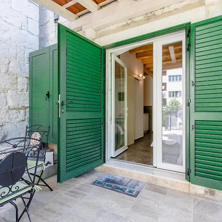 Jes Old Town Luxury Rooms Split Exterior photo