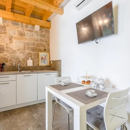 Jes Old Town Luxury Rooms Split Exterior photo