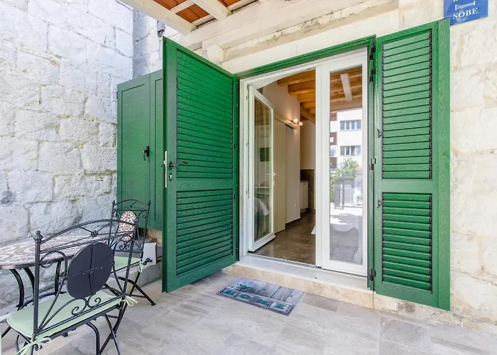 Jes Old Town Luxury Rooms