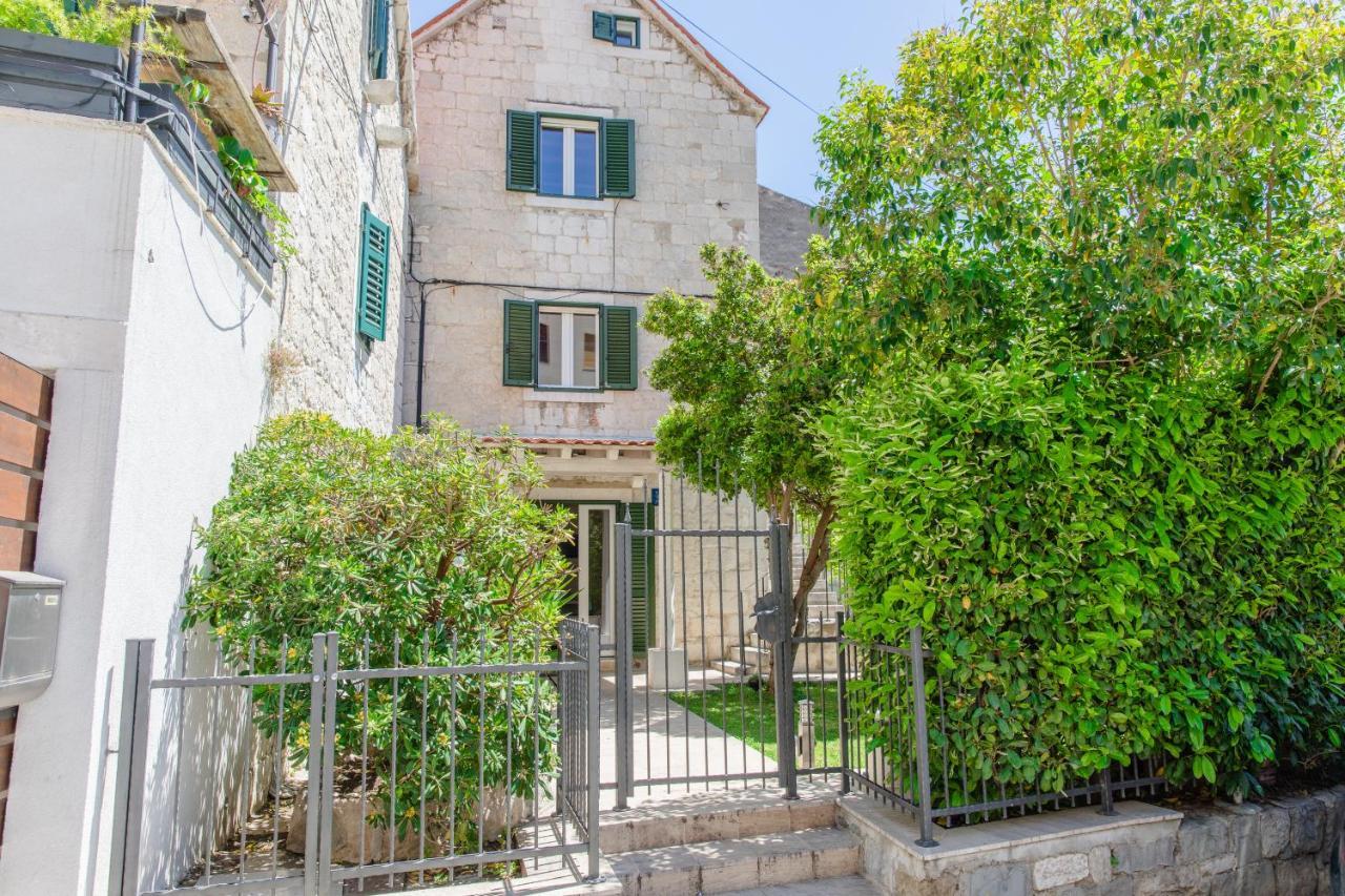 Apartment Jes Old Town Luxury
